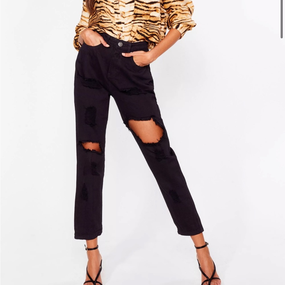 Nasty gal TAGS ON distressed mom jean